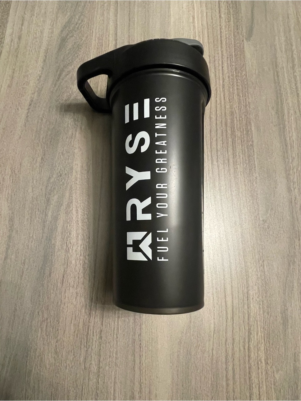 RYSE Shaker Bottle – Black & White – Never Used